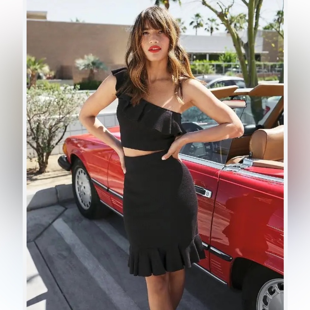 Express Black Ruffle One-Shoulder Set